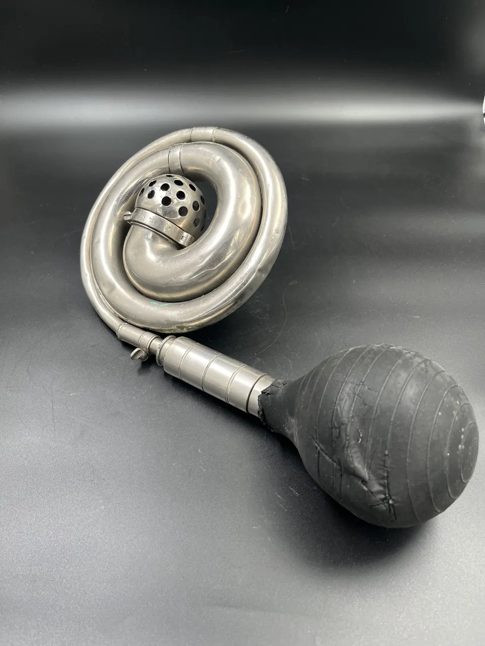 'Le Python' horn