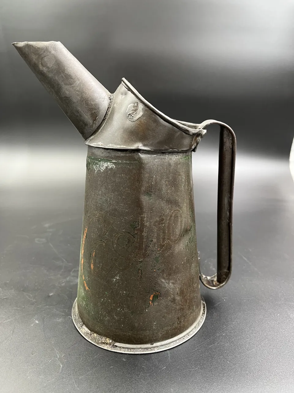 Wakefield Castrol quart oil jug, photograph 5