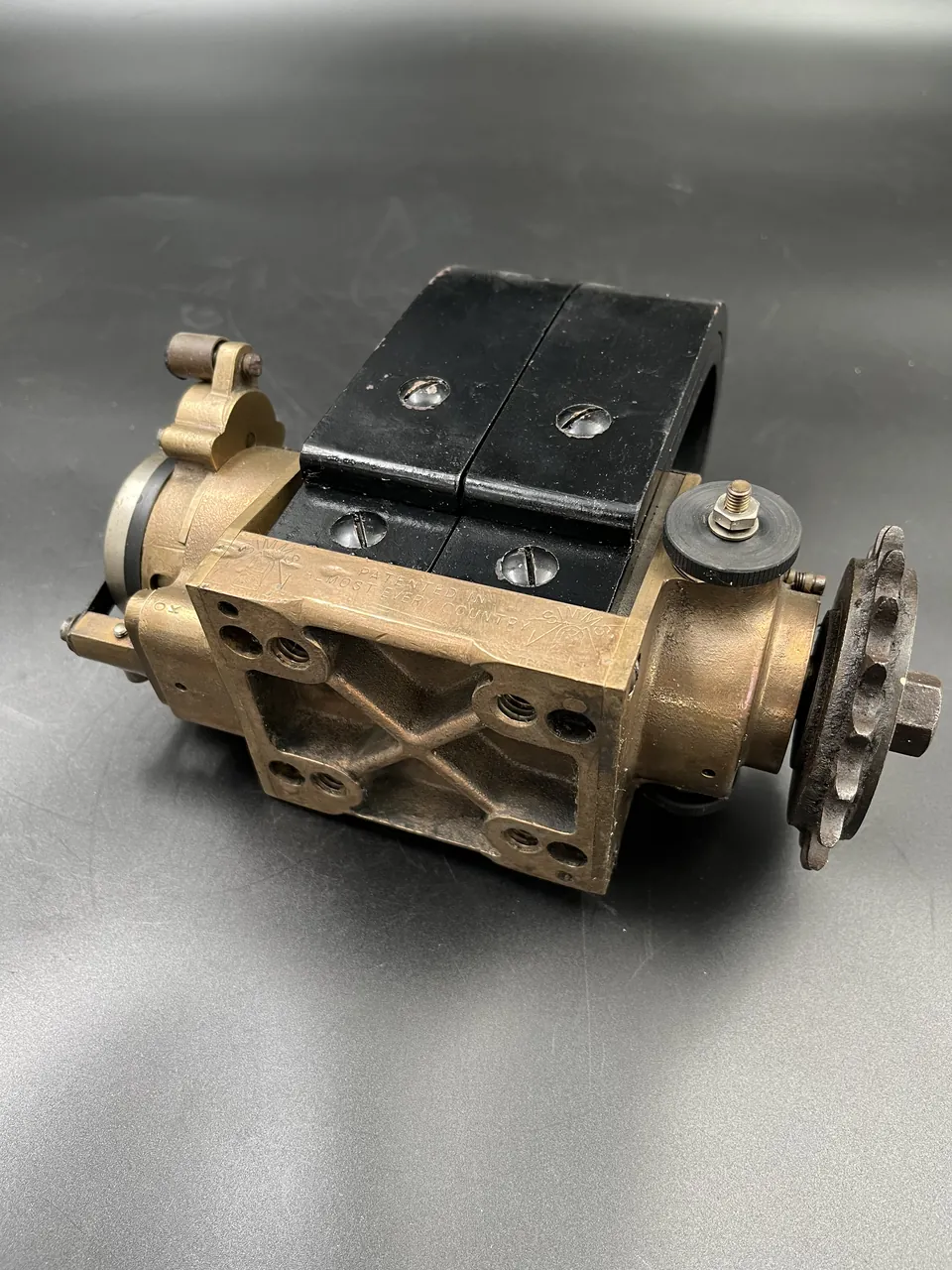 Simms Type S2 magneto, photograph 5