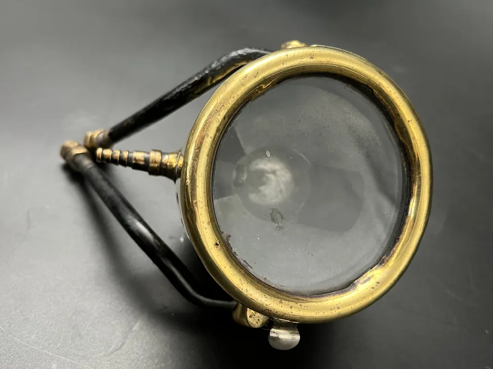 Small veteran motorcycle acetylene lamp, photograph 4
