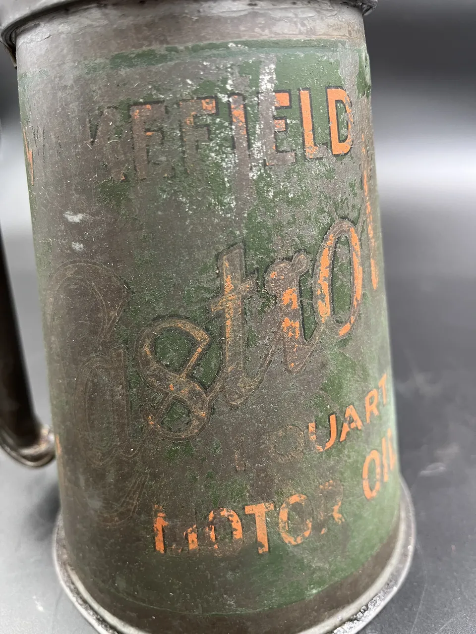 Wakefield Castrol quart oil jug, photograph 3