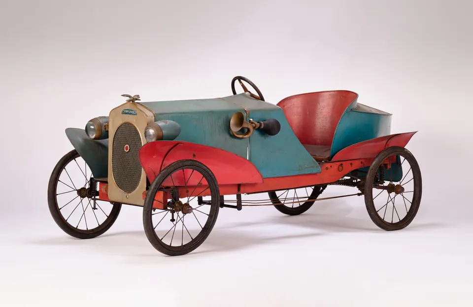 Eureka 'Sport 23' Pedal Car, photograph 1