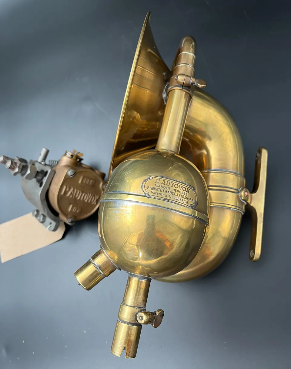 L'Autovox double-twist horn with mechanical bellows, 1908 patent, photograph 4