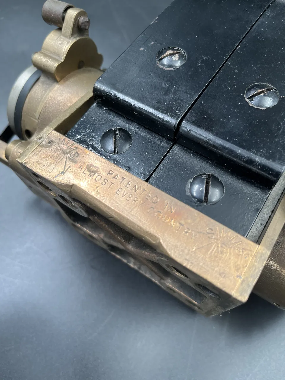 Simms Type S2 magneto, photograph 6