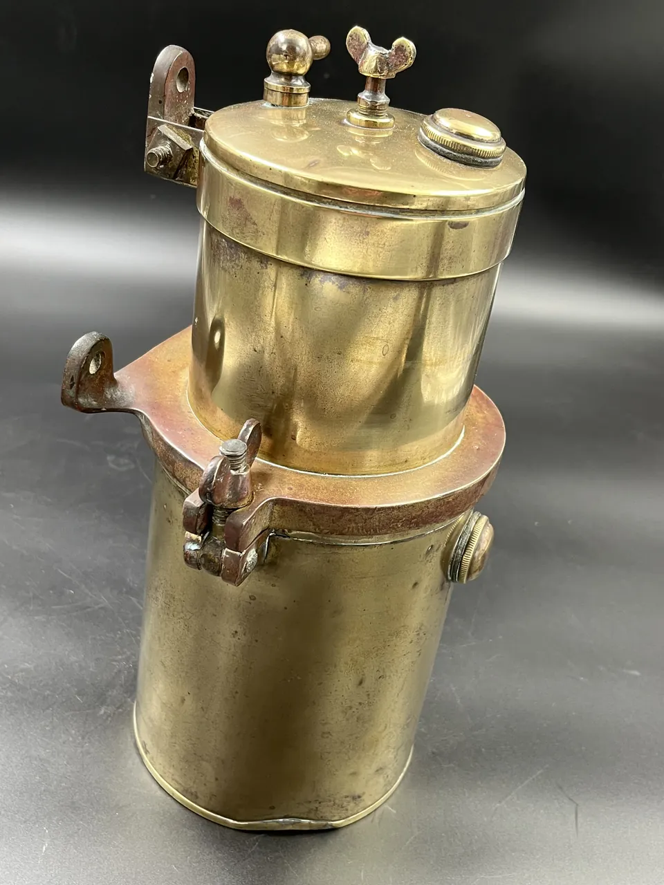Cylindrical acetylene generator