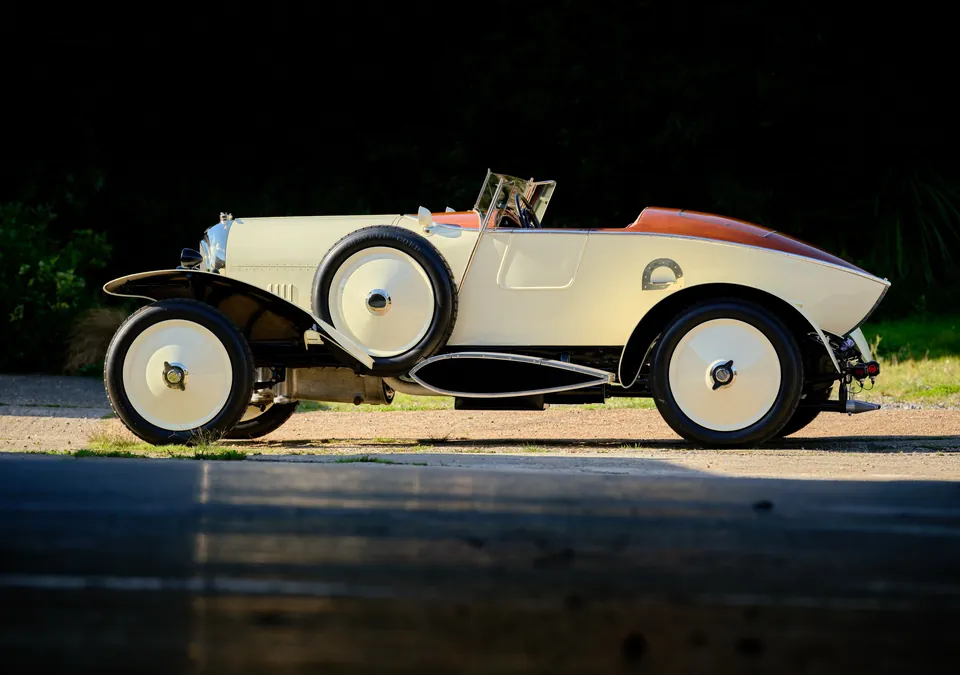 1927 Bentley 3 Litre Speed Model boat-tail, photograph 12
